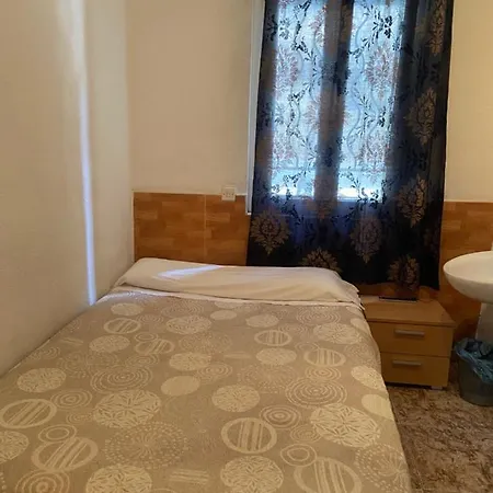 Casa de hóspedes Lf - No Fumadores - Con Baño Privado - Sin Ascensor 3*