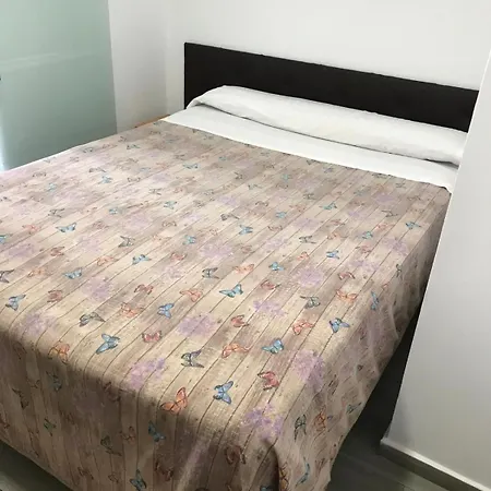 Guest house Pension La Ferroviaria - Habitaciones Con Balcon - 1 Cama Con Bano Privado-Sin Ascensor 2*